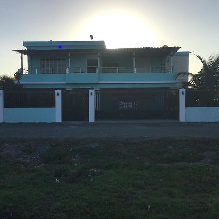 Villa Nilsa Baní Buitenkant foto