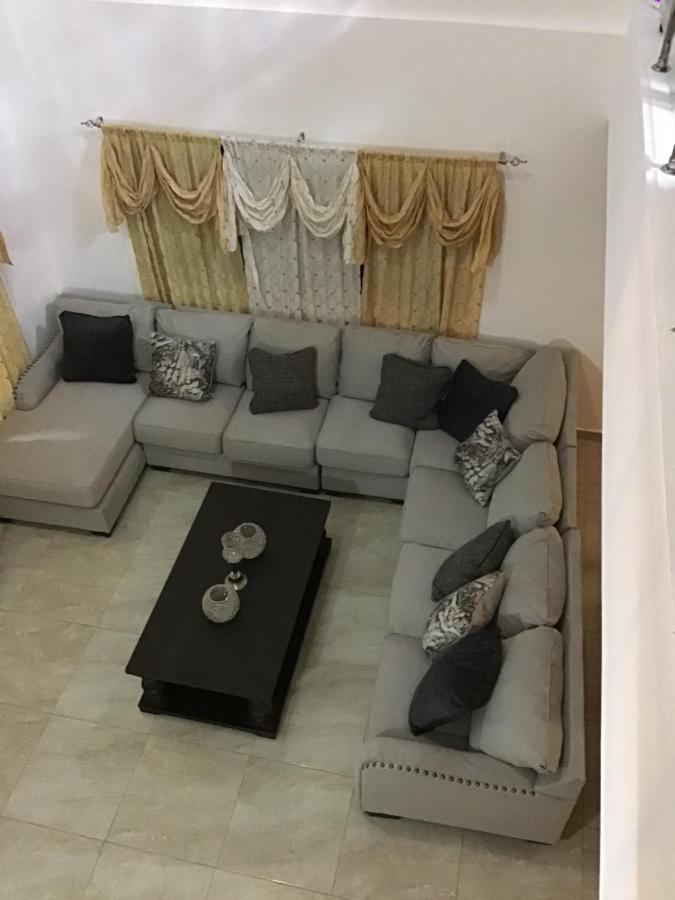 Villa Nilsa Baní Buitenkant foto