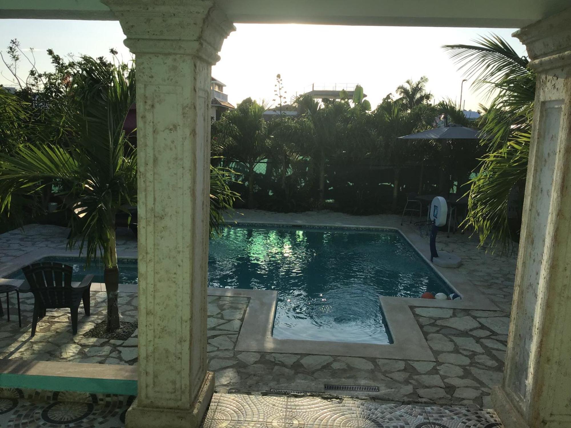 Villa Nilsa Baní Buitenkant foto