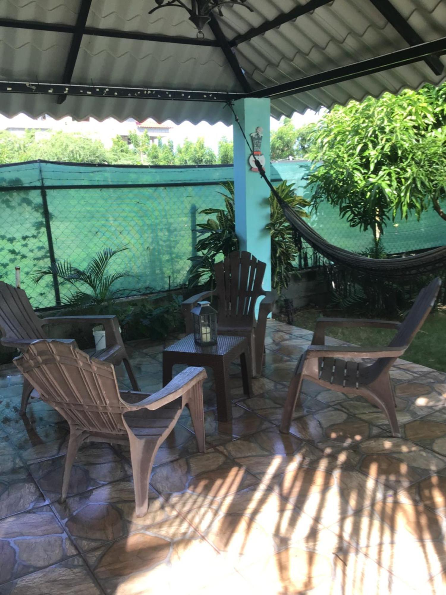 Villa Nilsa Baní Buitenkant foto